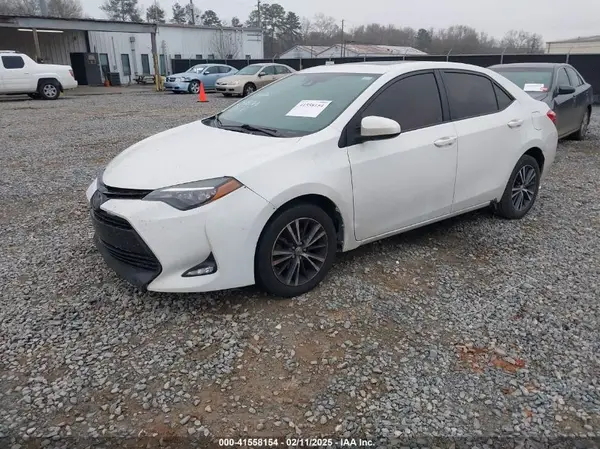 5YFBURHE3JP834062 2018 TOYOTA COROLLA - Image 2