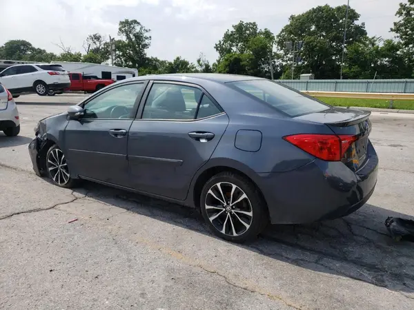 5YFBURHE3JP834529 2018 TOYOTA COROLLA - Image 2
