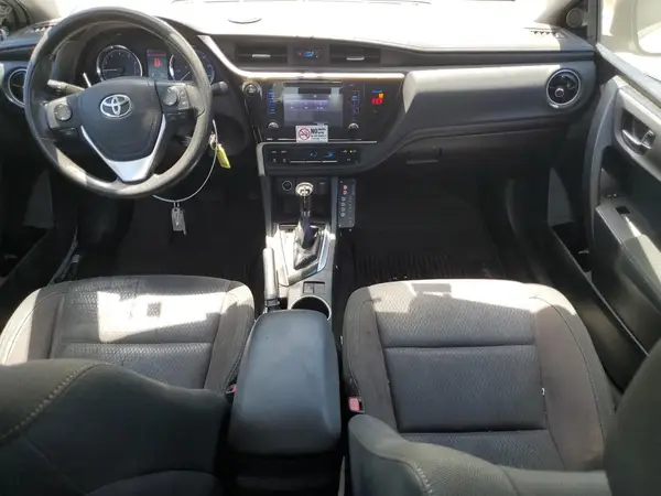 5YFBURHE3JP836166 2018 TOYOTA COROLLA - Image 8