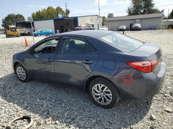 5YFBURHE3JP838175 2018 TOYOTA COROLLA - Image 2