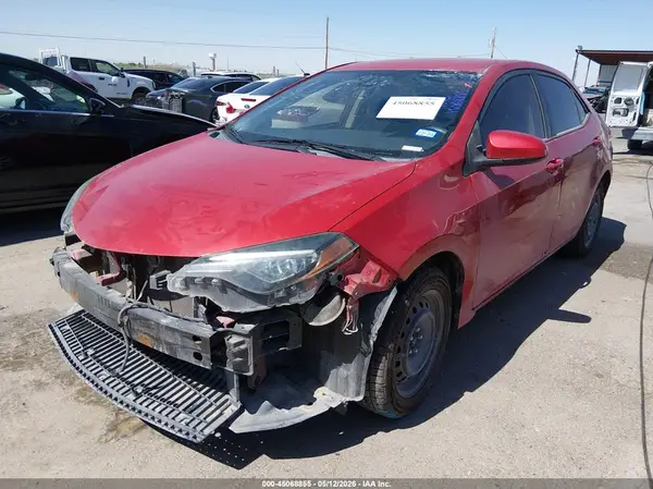 5YFBURHE3JP838189 2018 TOYOTA COROLLA - Image 2