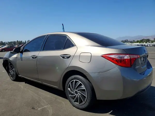 5YFBURHE3JP839309 2018 TOYOTA COROLLA - Image 2