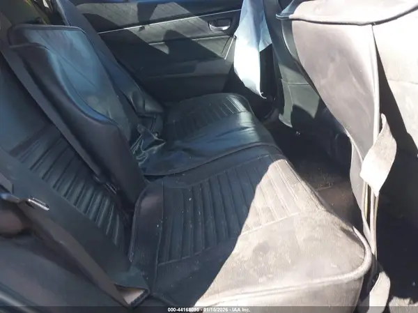 5YFBURHE3JP840072 2018 TOYOTA COROLLA - Image 8