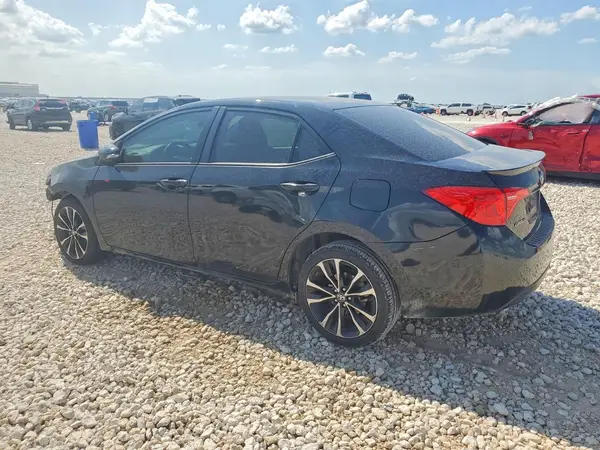 5YFBURHE3JP840718 2018 TOYOTA COROLLA - Image 2