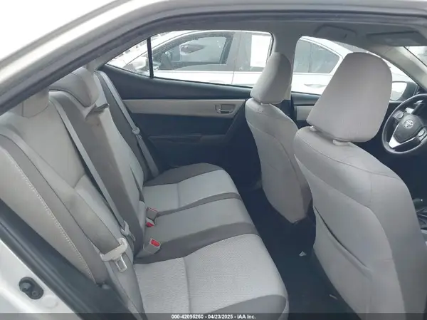5YFBURHE3JP840735 2018 TOYOTA COROLLA - Image 8