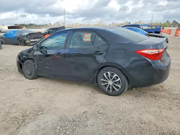 5YFBURHE3JP842890 2018 TOYOTA COROLLA - Image 2