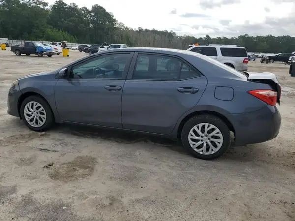 5YFBURHE3JP844803 2018 TOYOTA COROLLA - Image 2