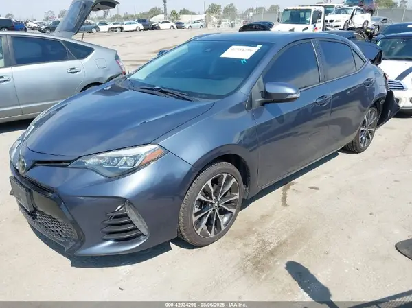 5YFBURHE3JP845899 2018 TOYOTA COROLLA - Image 2