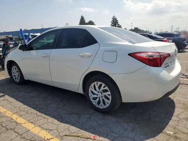 5YFBURHE3JP848334 2018 TOYOTA COROLLA - Image 2