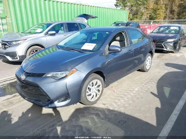 5YFBURHE3JP849080 2018 TOYOTA COROLLA - Image 2