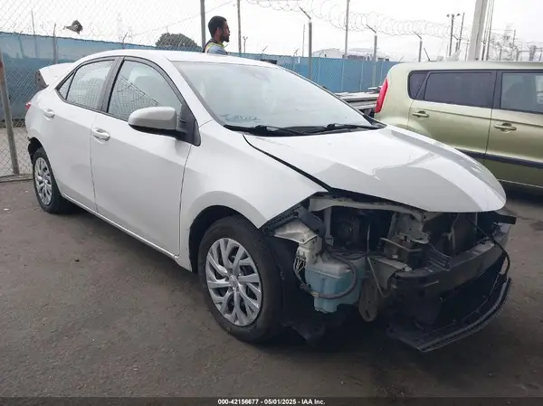 5YFBURHE3JP849547 2018 TOYOTA COROLLA - Image 1