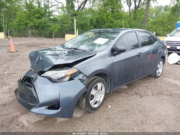 5YFBURHE3JP849676 2018 TOYOTA COROLLA - Image 2