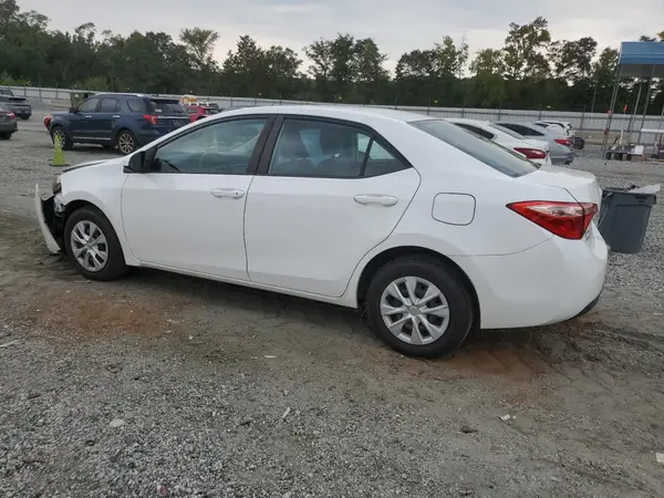 5YFBURHE3JP850410 2018 TOYOTA COROLLA - Image 2