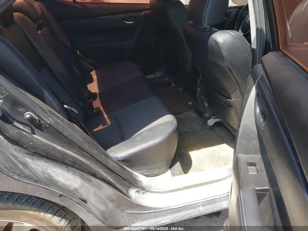 5YFBURHE3JP852240 2018 TOYOTA COROLLA - Image 8