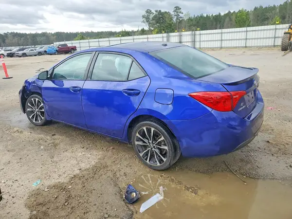 5YFBURHE3JP852450 2018 TOYOTA COROLLA - Image 2