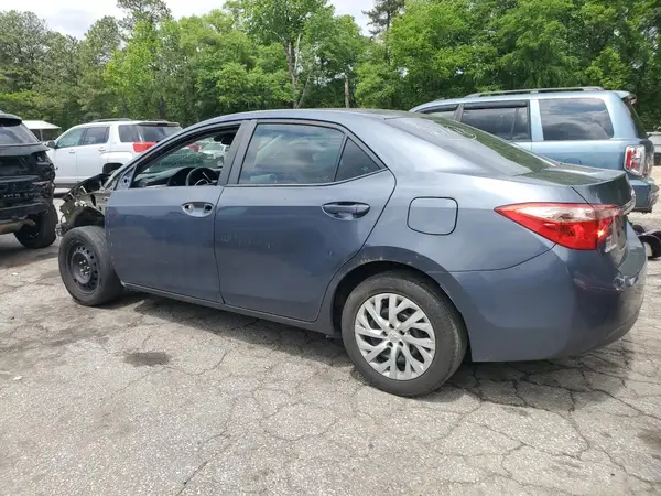 5YFBURHE3JP853145 2018 TOYOTA COROLLA - Image 2