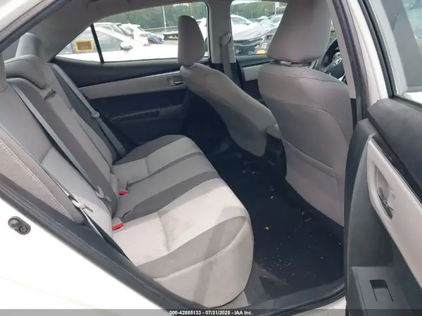 5YFBURHE3JP853226 2018 TOYOTA COROLLA - Image 8