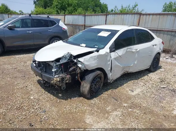 5YFBURHE3KP856788 2019 TOYOTA COROLLA - Image 2
