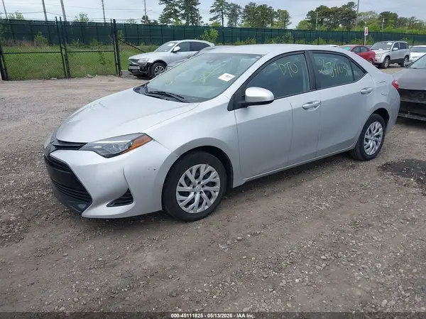 5YFBURHE3KP863188 2019 TOYOTA COROLLA - Image 2
