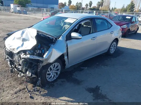 5YFBURHE3KP863336 2019 TOYOTA COROLLA - Image 2