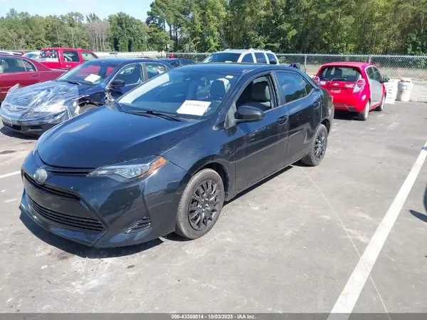 5YFBURHE3KP865975 2019 TOYOTA COROLLA - Image 2
