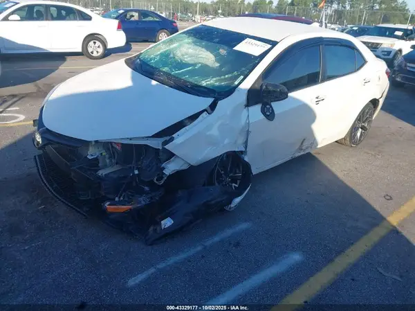 5YFBURHE3KP868097 2019 TOYOTA COROLLA - Image 2