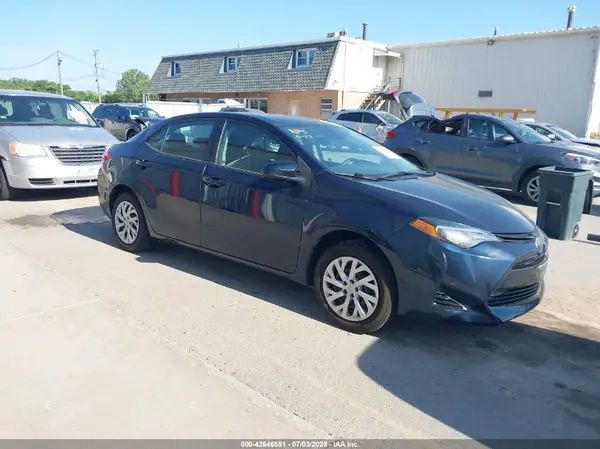 5YFBURHE3KP868584 2019 TOYOTA COROLLA - Image 1