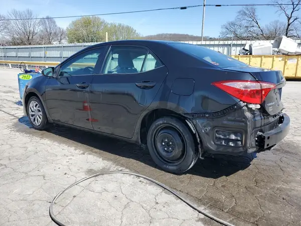 5YFBURHE3KP876975 2019 TOYOTA COROLLA - Image 2