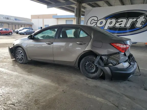 5YFBURHE3KP877964 2019 TOYOTA COROLLA - Image 2