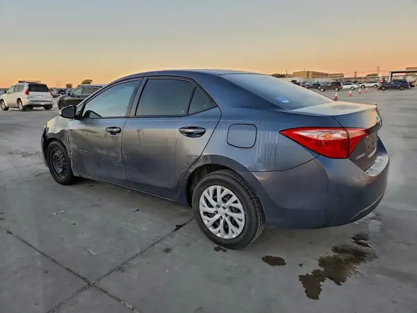 5YFBURHE3KP879679 2019 TOYOTA COROLLA - Image 2