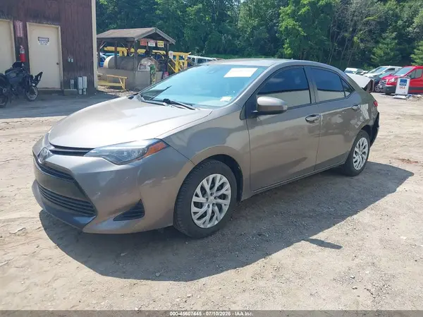 5YFBURHE3KP883120 2019 TOYOTA COROLLA - Image 2