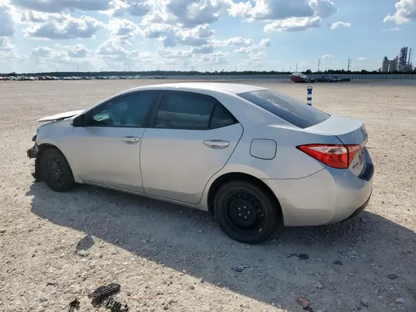 5YFBURHE3KP883182 2019 TOYOTA COROLLA - Image 2
