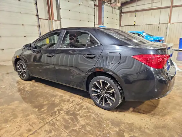 5YFBURHE3KP887961 2019 TOYOTA COROLLA - Image 2
