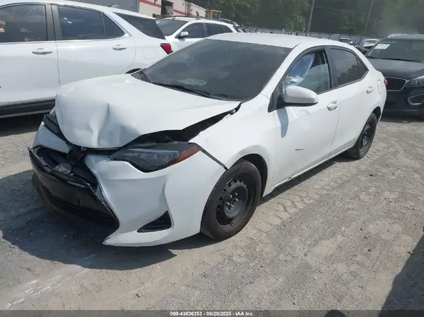 5YFBURHE3KP890312 2019 TOYOTA COROLLA - Image 2