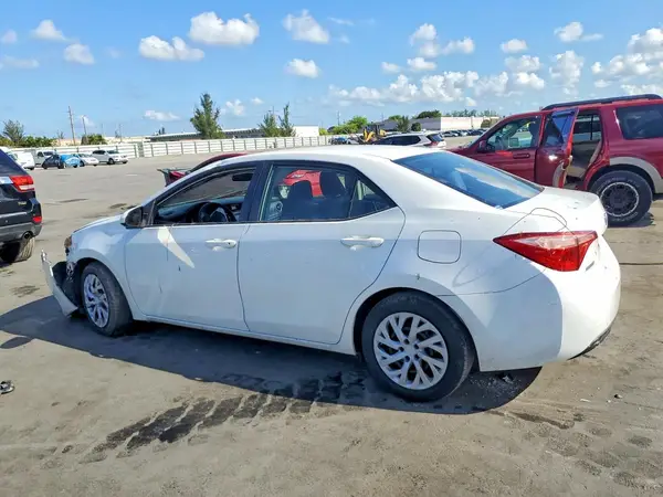 5YFBURHE3KP896689 2019 TOYOTA COROLLA - Image 2