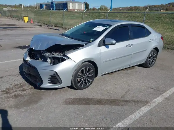5YFBURHE3KP905696 2019 TOYOTA COROLLA - Image 2