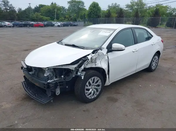5YFBURHE3KP905729 2019 TOYOTA COROLLA - Image 2