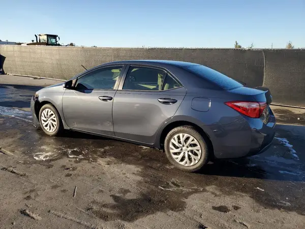 5YFBURHE3KP906492 2019 TOYOTA COROLLA - Image 2