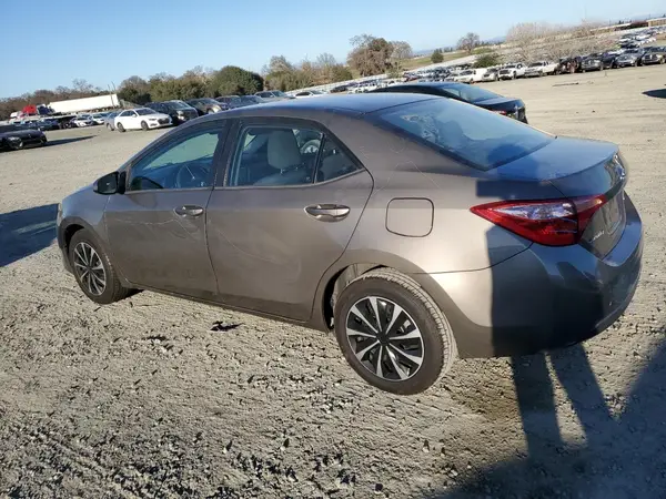 5YFBURHE3KP909523 2019 TOYOTA COROLLA - Image 2