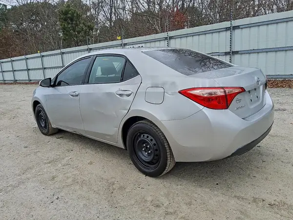 5YFBURHE3KP919694 2019 TOYOTA COROLLA - Image 2