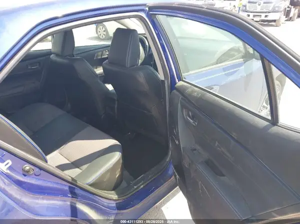 5YFBURHE3KP924037 2019 TOYOTA COROLLA - Image 8