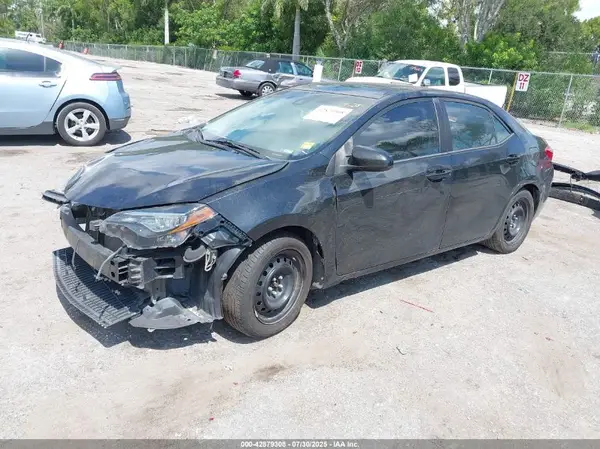 5YFBURHE3KP927049 2019 TOYOTA COROLLA - Image 2