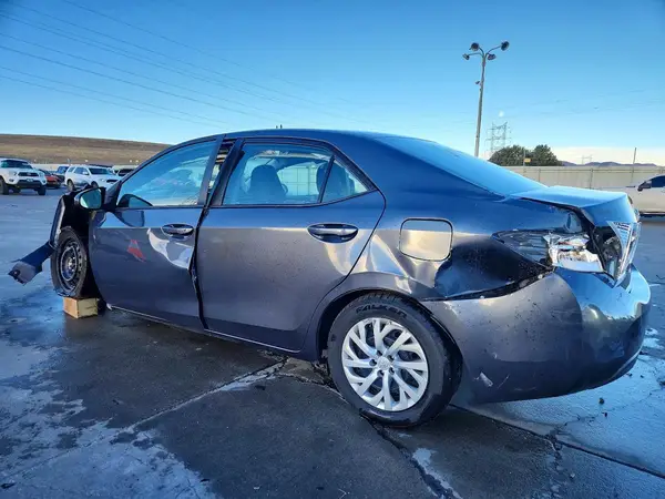 5YFBURHE3KP927939 2019 TOYOTA COROLLA - Image 2