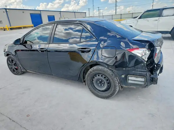 5YFBURHE3KP929657 2019 TOYOTA COROLLA - Image 2