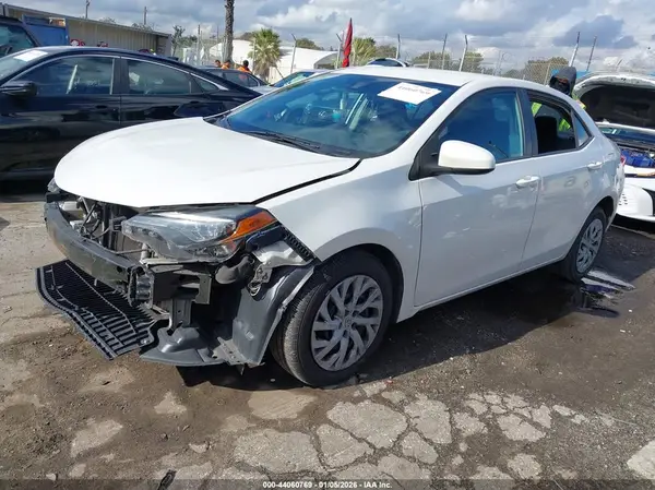 5YFBURHE3KP929898 2019 TOYOTA COROLLA - Image 2