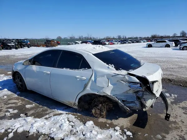 5YFBURHE3KP935068 2019 TOYOTA COROLLA - Image 2