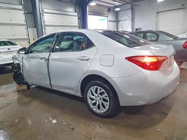 5YFBURHE3KP935281 2019 TOYOTA COROLLA - Image 2