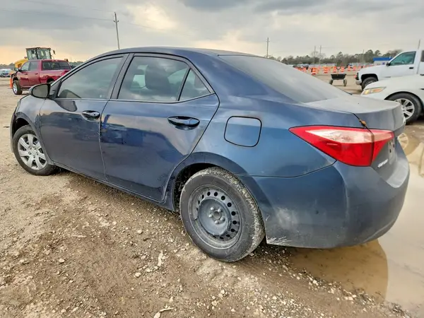 5YFBURHE3KP935510 2019 TOYOTA COROLLA - Image 2
