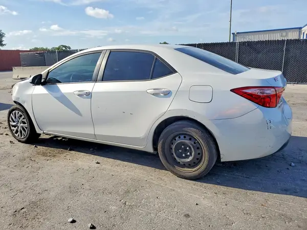 5YFBURHE3KP936303 2019 TOYOTA COROLLA - Image 2