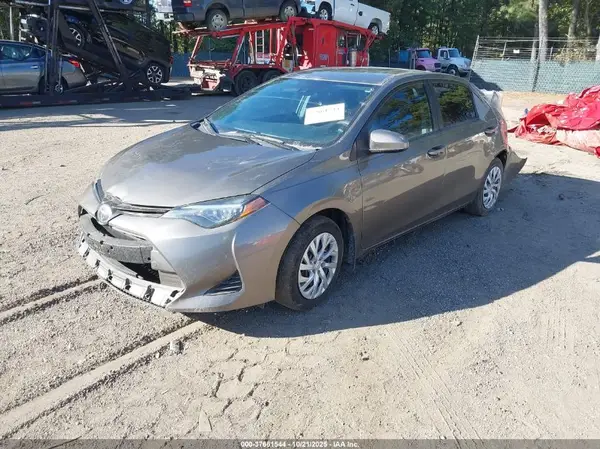 5YFBURHE3KP944675 2019 TOYOTA COROLLA - Image 2